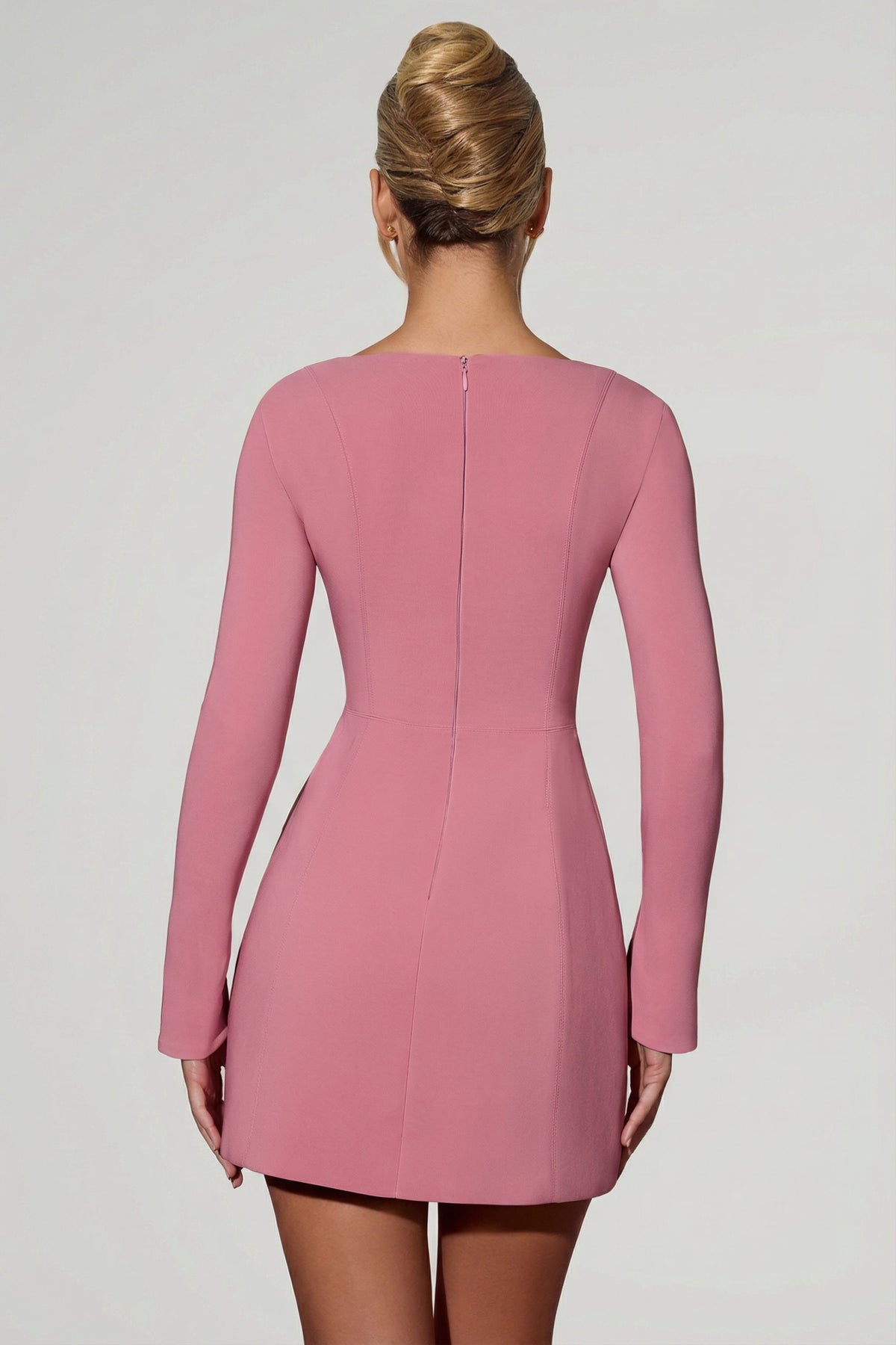 ⁣⁢Langärmliges A-Linien-Minikleid mit Herzausschnitt in Dusty Pink⁤⁣