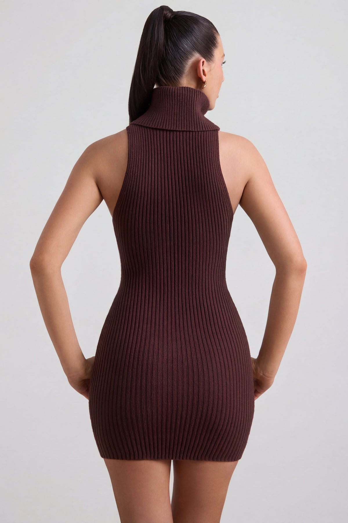 ⁣⁢Rippstrick-Rollkragen-Minikleid in Espresso⁤⁣ - 2