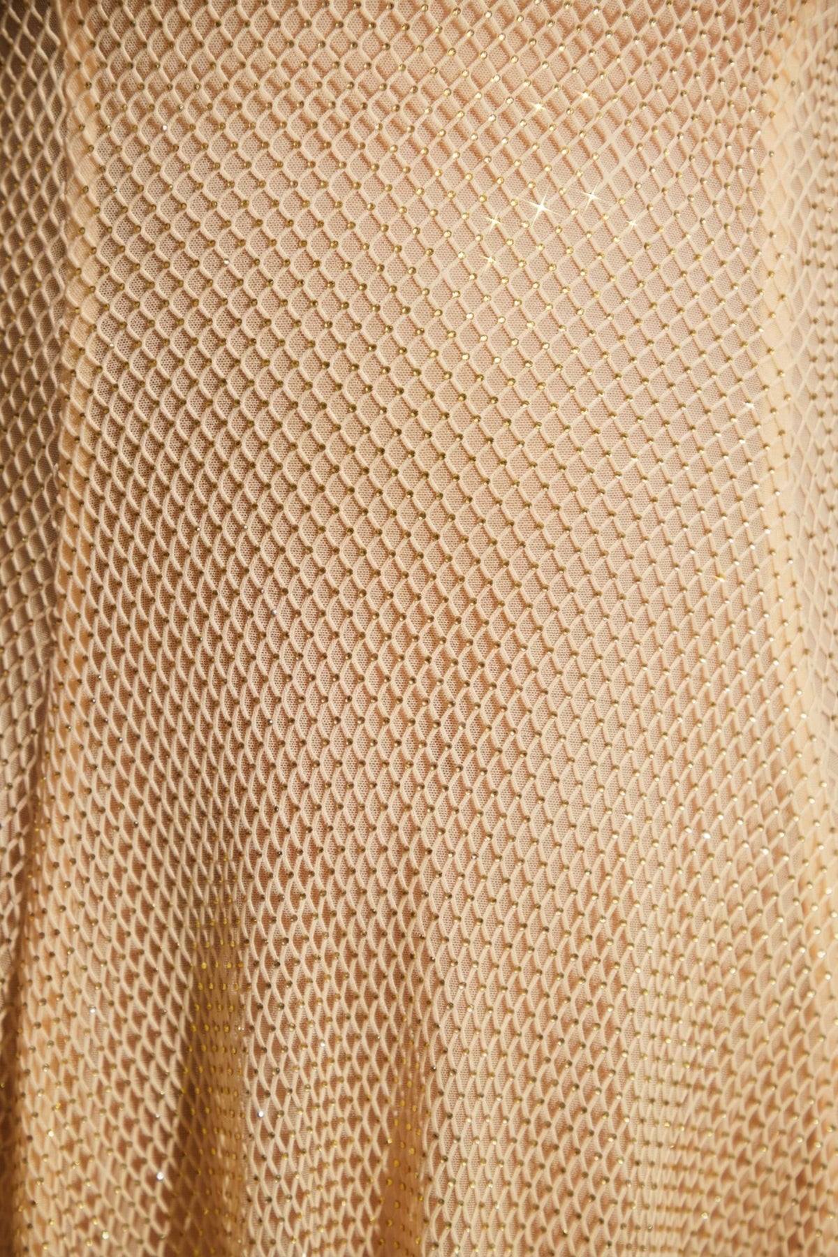 ⁣⁢Verziertes rückenfreies Langarm-Minikleid in Gold⁤⁣