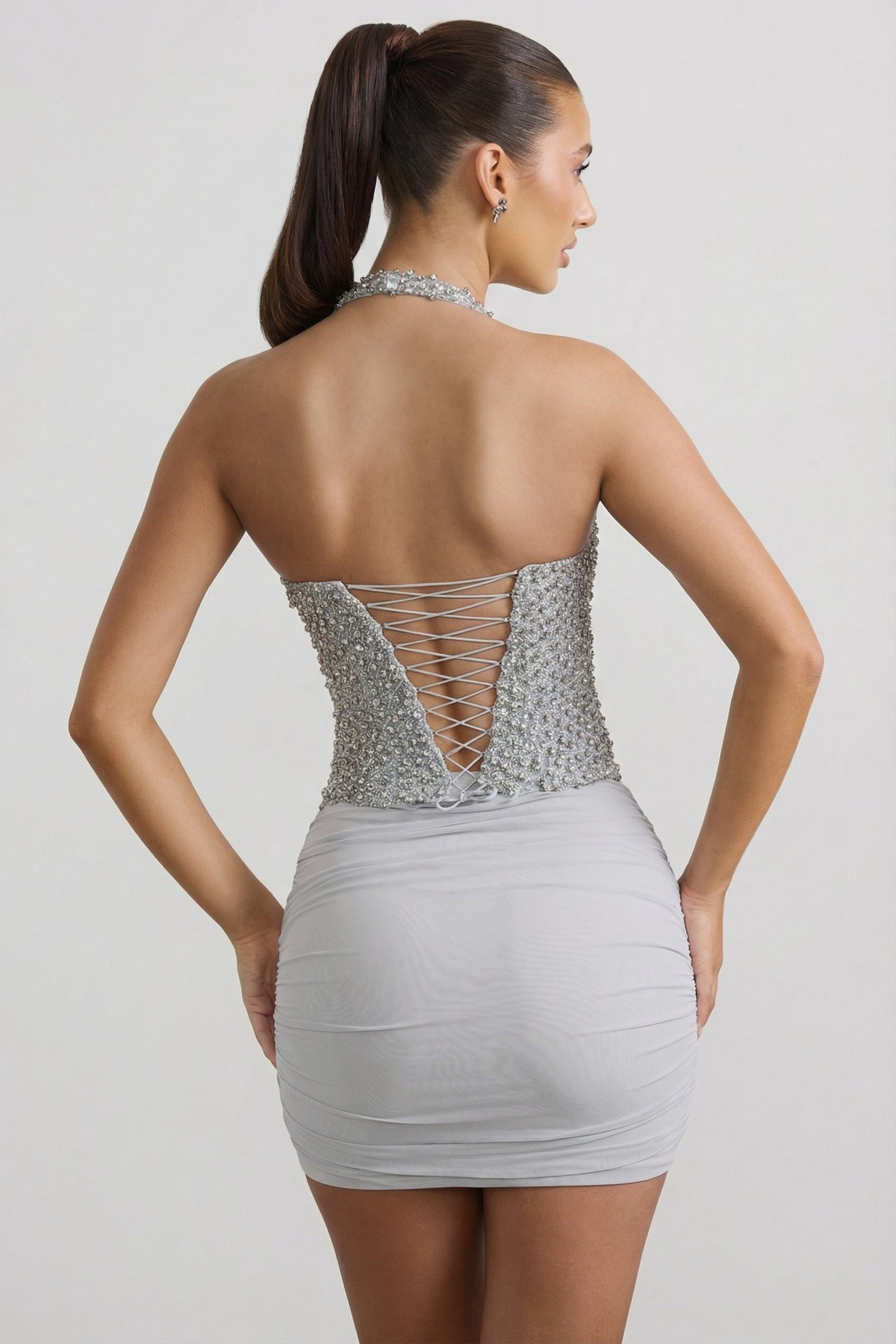 ⁣⁢Geraffter Mid-Waist-Minirock in Silber⁤⁣