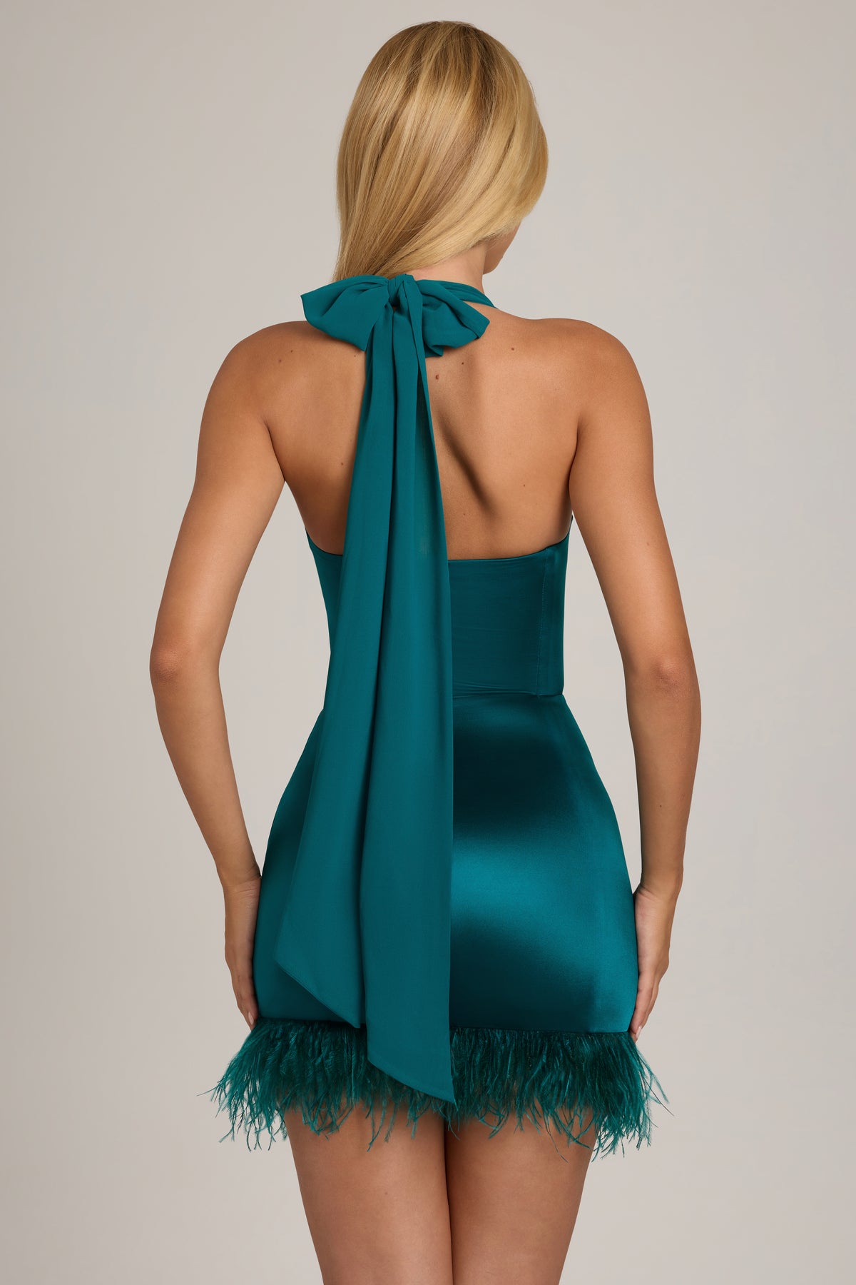 ⁣⁢Satin-Jersey-Minikleid mit Federbesatz in Petrol⁤⁣ - 2