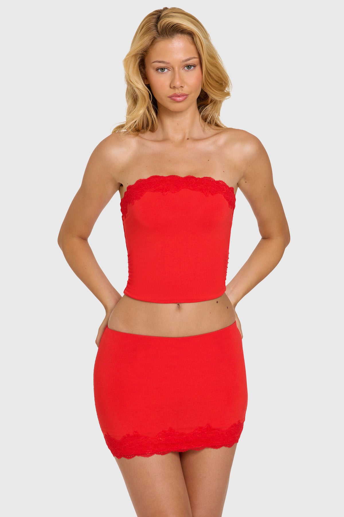 ⁣⁢Modal-Spitzenbesatz-Bandeau-Top in Cherry⁤⁣ - 1