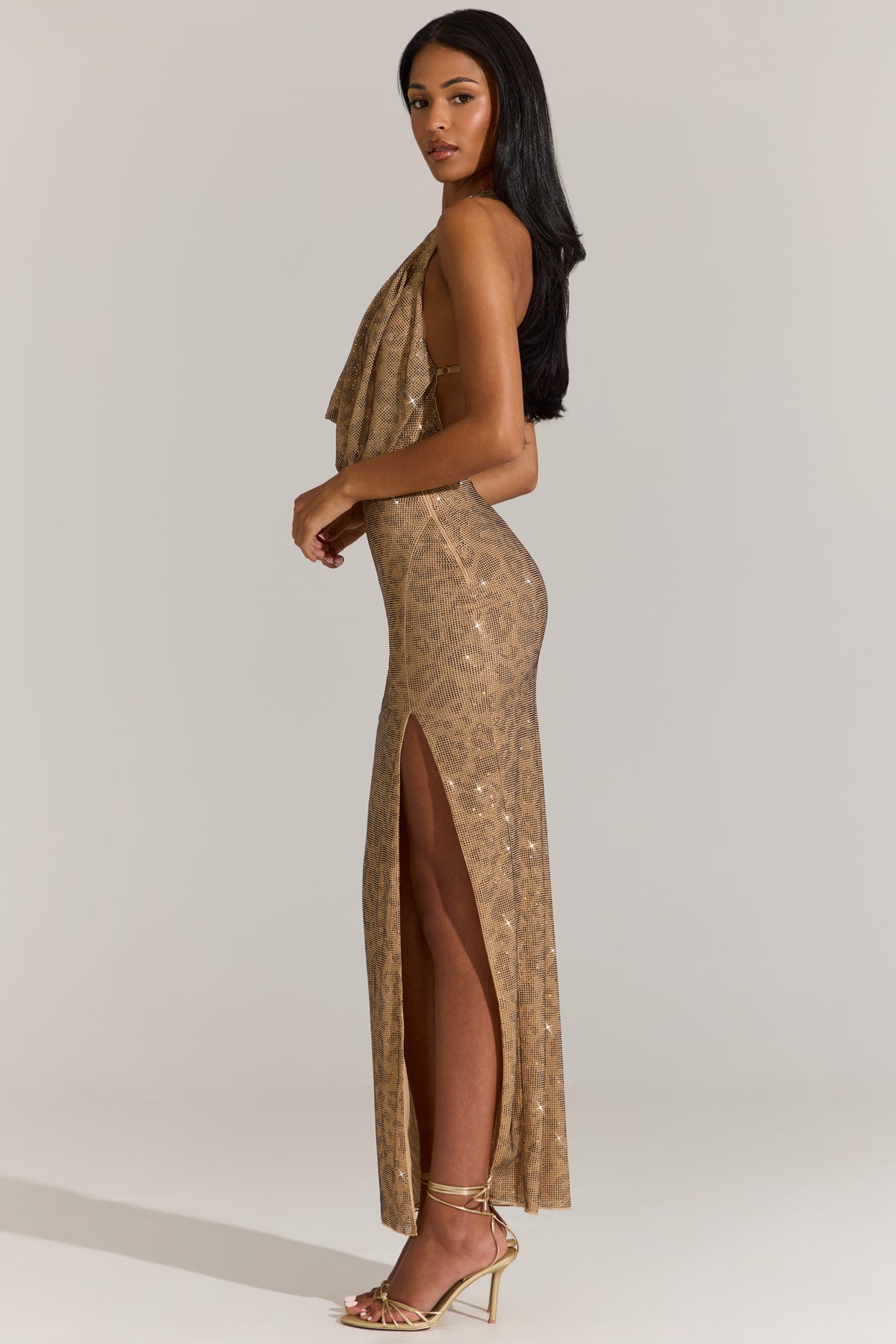 ⁣⁢Verziertes Maxikleid mit tiefem Wasserfallausschnitt in Gold Leopard⁤⁣