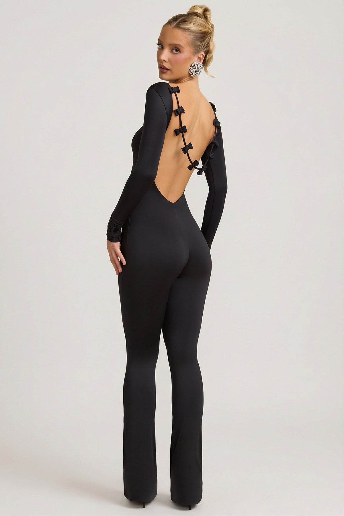 ⁣⁢Jumpsuit aus Slinky-Jersey mit Schleifendetail in Schwarz⁤⁣