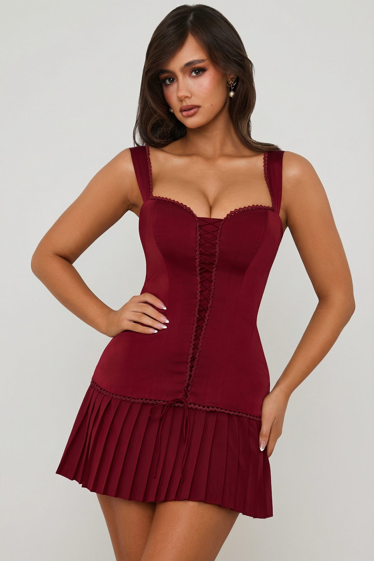 ⁣⁢Korsett-Minikleid mit Schleifen-Detail und Schnürung in Beerenrot⁤⁣