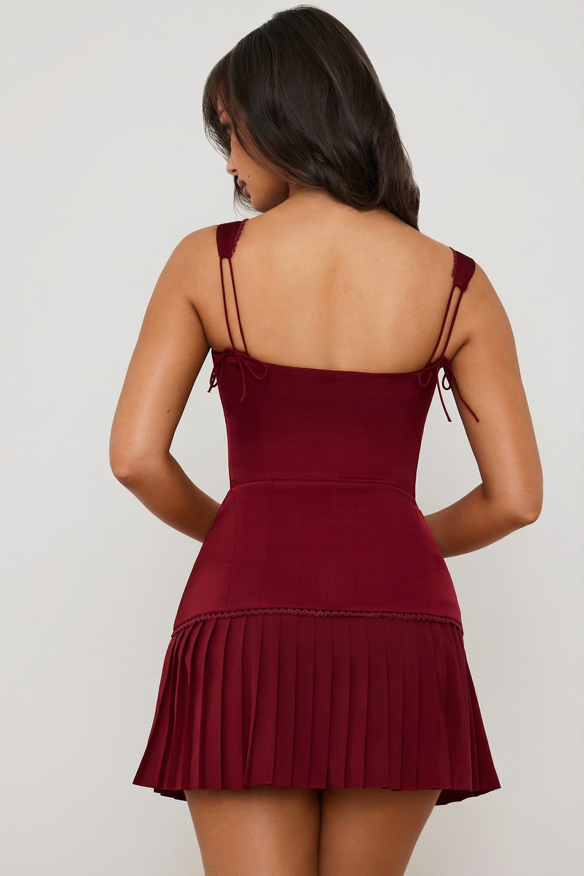 ⁣⁢Korsett-Minikleid mit Schleifen-Detail und Schnürung in Beerenrot⁤⁣