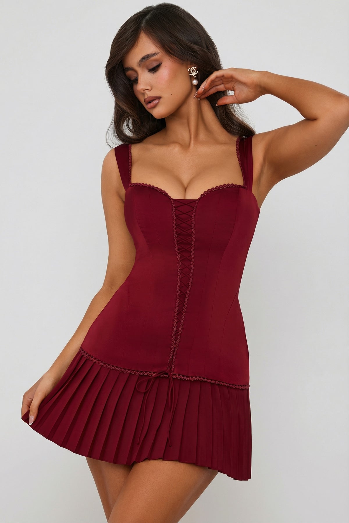 ⁣⁢Korsett-Minikleid mit Schleifen-Detail und Schnürung in Beerenrot⁤⁣