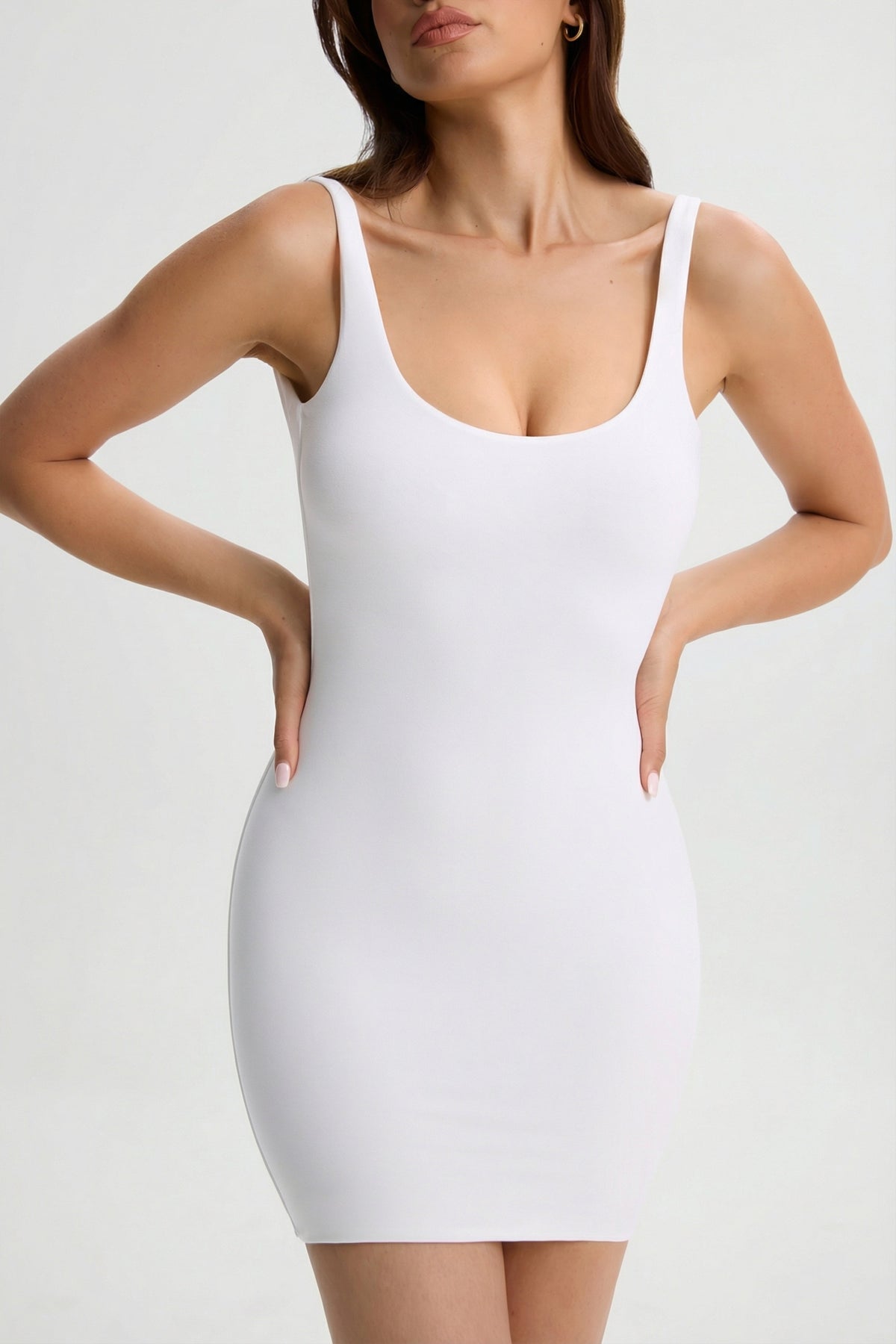 ⁣⁢Modal-Bodycon-Minikleid mit tiefem Rückenausschnitt in Weiß⁤⁣