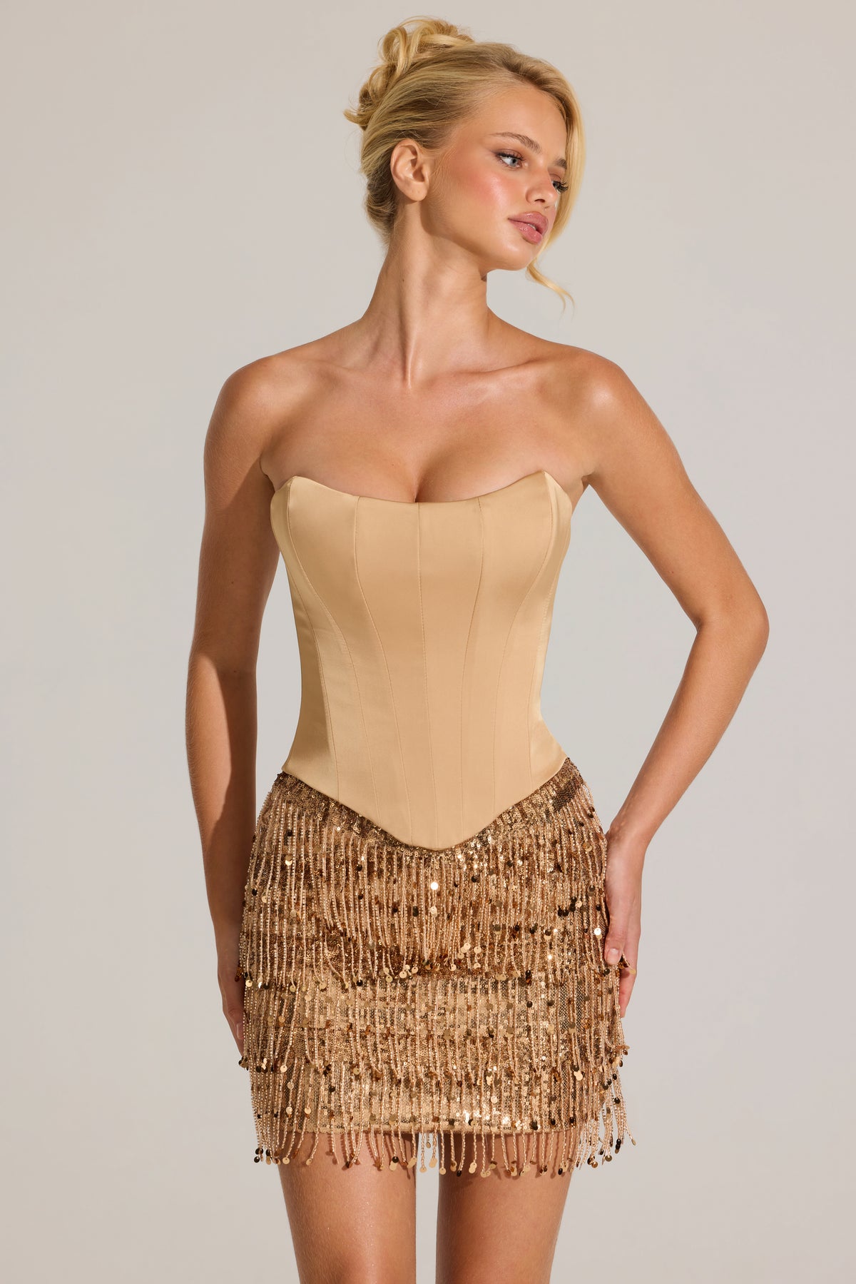 ⁣⁢Satin-Korsett-Minikleid mit Fransen in Gold⁤⁣