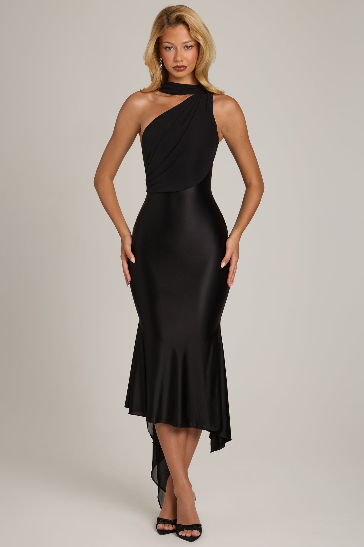 ⁣⁢Midaxikleid mit Schal-Detail in Schwarz⁤⁣