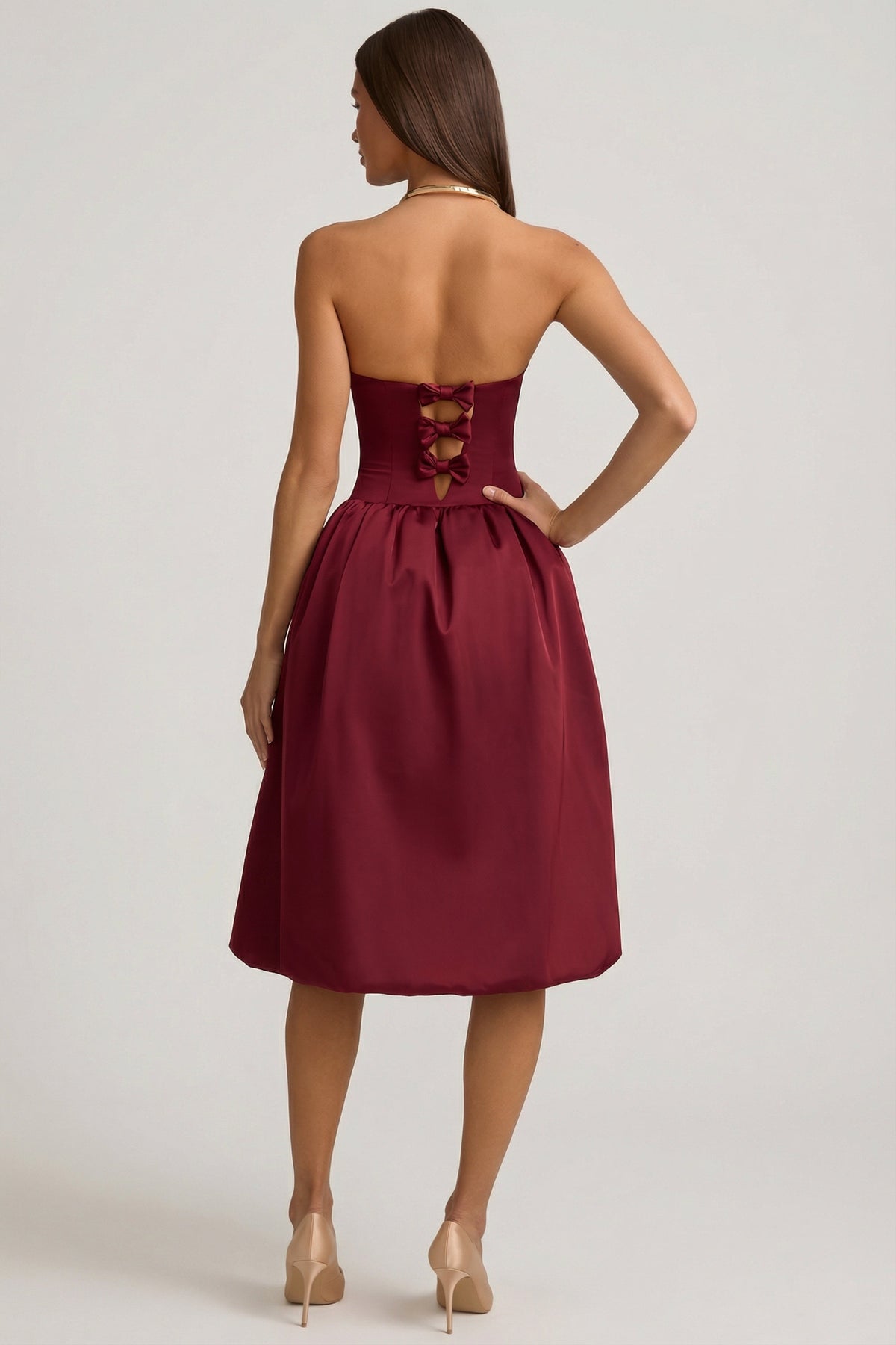 ⁣⁢Midaxi-Kleid mit Schleifen-Detail und Ballon-Saum, umwandelbar in Weinrot⁤⁣