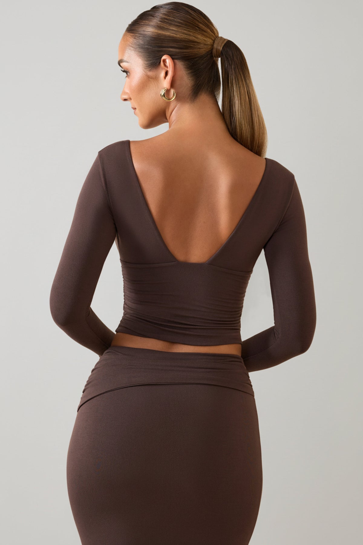 ⁣⁢Modal Plunge Langarmshirt in Schokoladenbraun⁤⁣ - 2