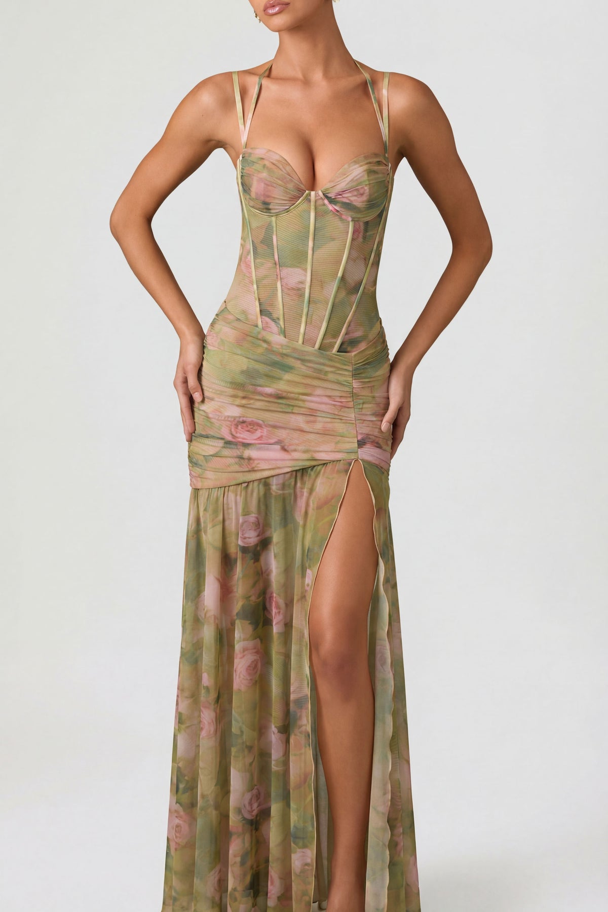 ⁣⁢Gerüschtes asymmetrisches Korsett-Abendkleid im floralen Mehrfarben-Print⁤⁣