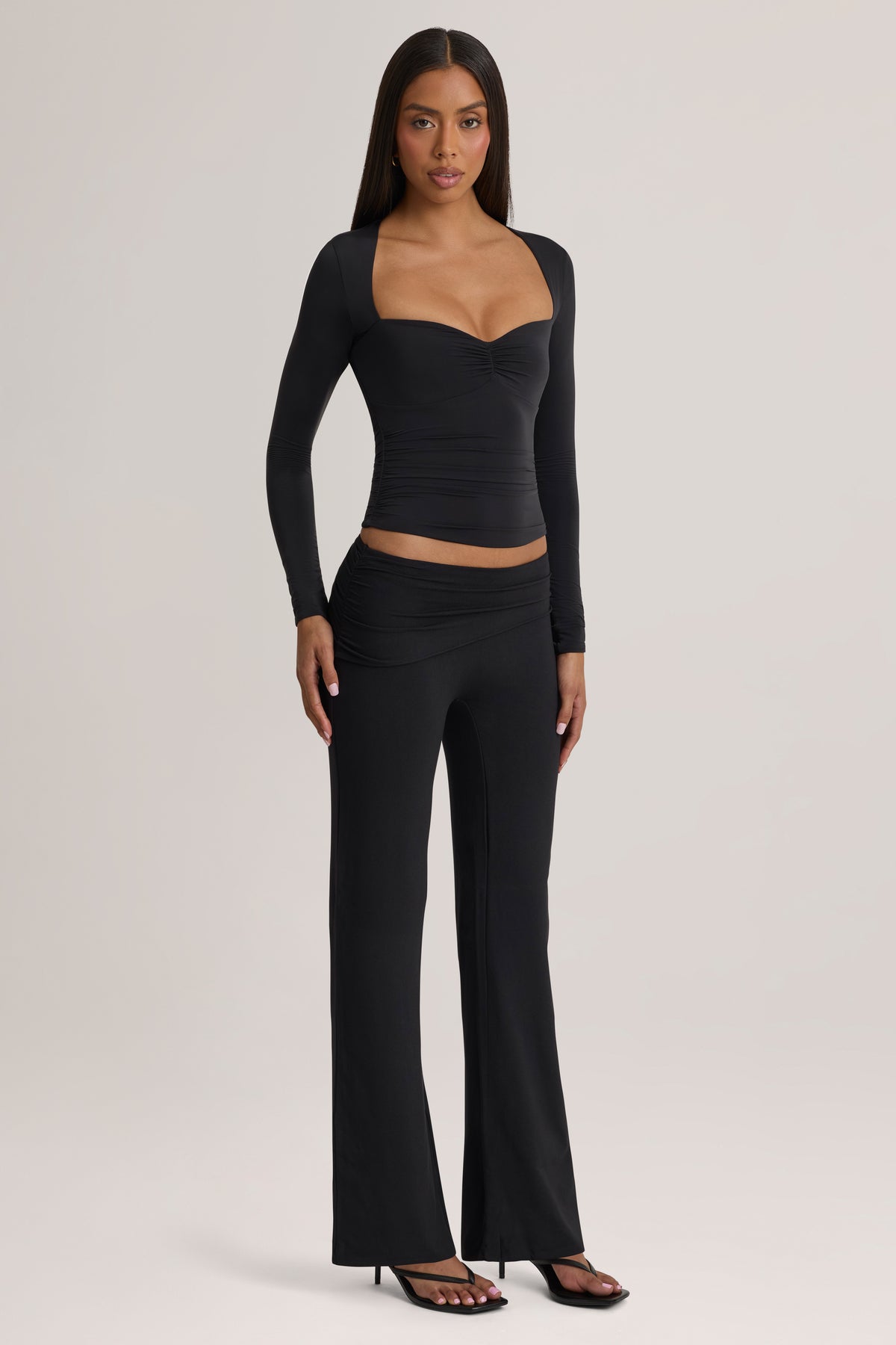 ⁣⁢Modal Mid-Rise Hose in Schwarz⁤⁣