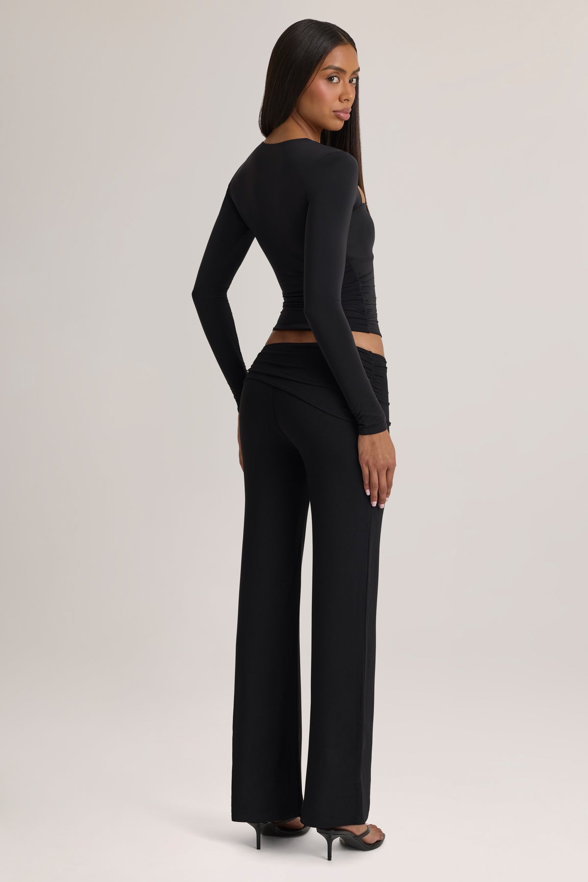 ⁣⁢Modal Mid-Rise Hose in Schwarz⁤⁣