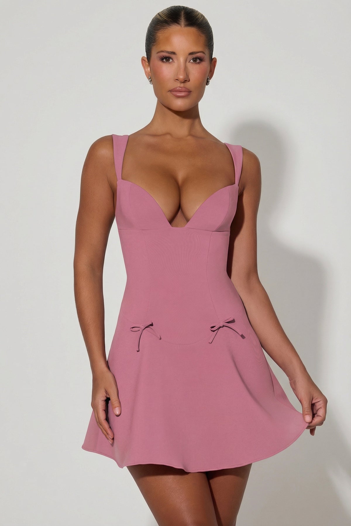 ⁣⁢A-Linien-Minikleid mit Schleifen-Detail in Staubrosa⁤⁣