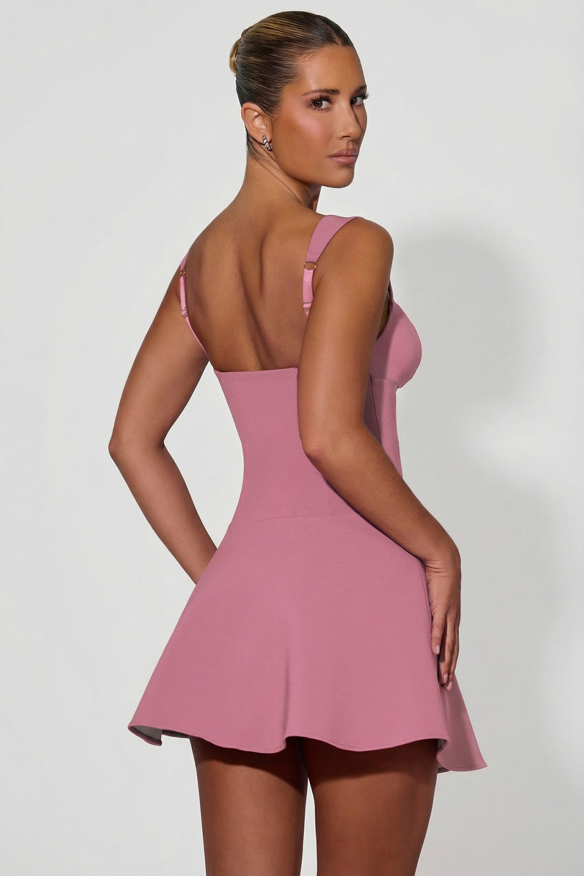 ⁣⁢A-Linien-Minikleid mit Schleifen-Detail in Staubrosa⁤⁣