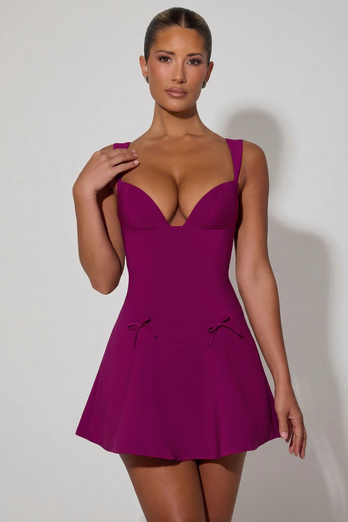 ⁣⁢A-Linien-Minikleid mit Schleifen-Detail in Pflaume⁤⁣