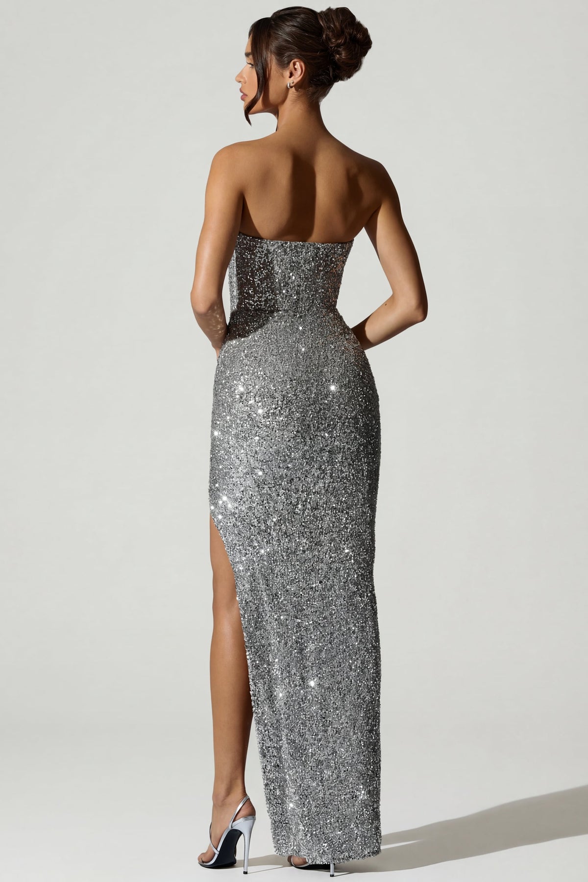 ⁣⁢Verziertes Korsettkleid in Silber⁤⁣