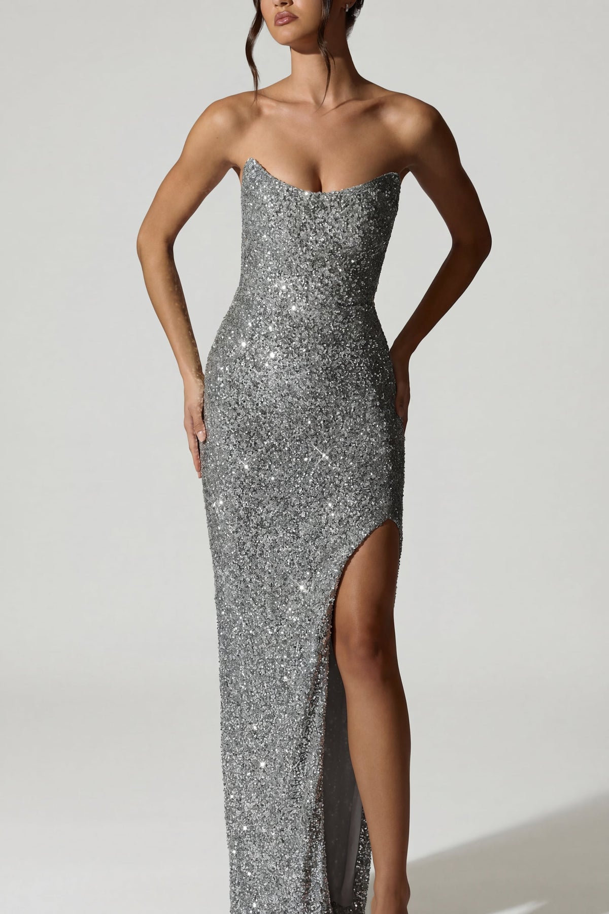 ⁣⁢Verziertes Korsettkleid in Silber⁤⁣