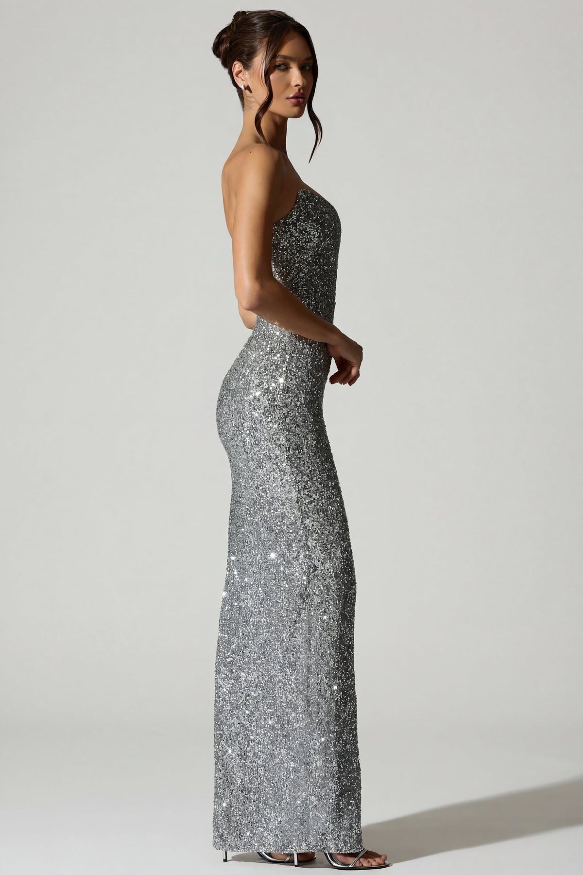⁣⁢Verziertes Korsettkleid in Silber⁤⁣