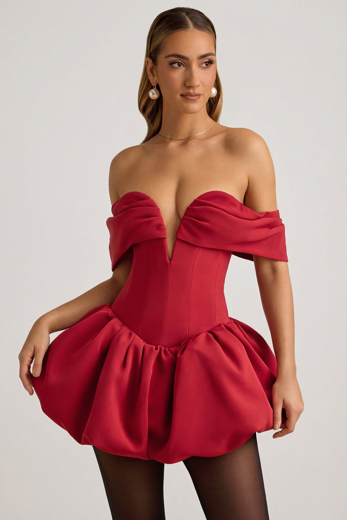 ⁣⁢Mehrlagiges Off-Shoulder-Korsett-Minikleid mit Ballonsaum in Rot⁤⁣