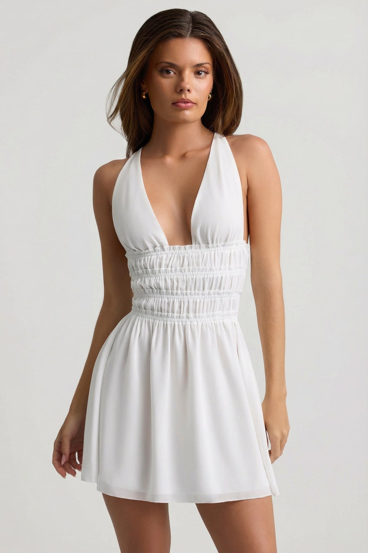 ⁣⁢Plunge Cross-Back Minikleid in Weiß⁤⁣