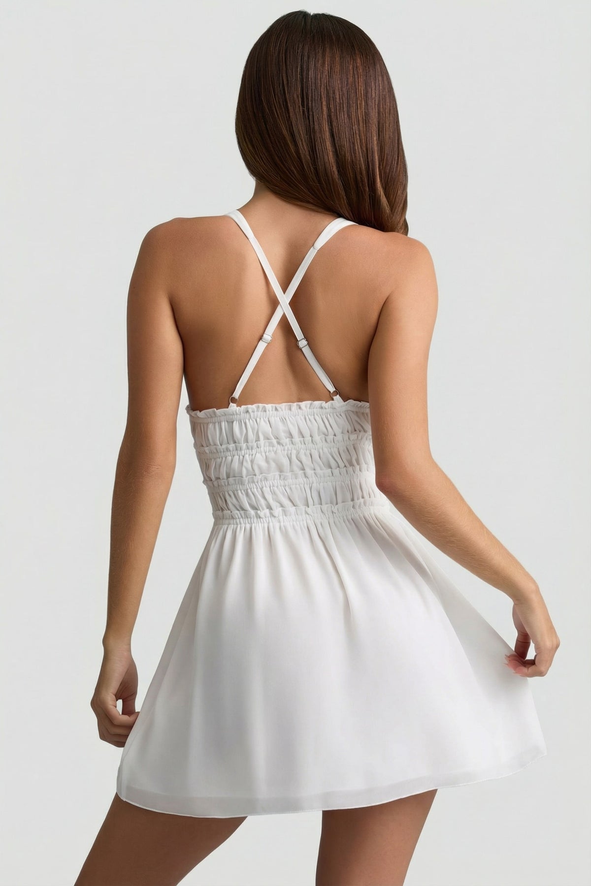⁣⁢Plunge Cross-Back Minikleid in Weiß⁤⁣