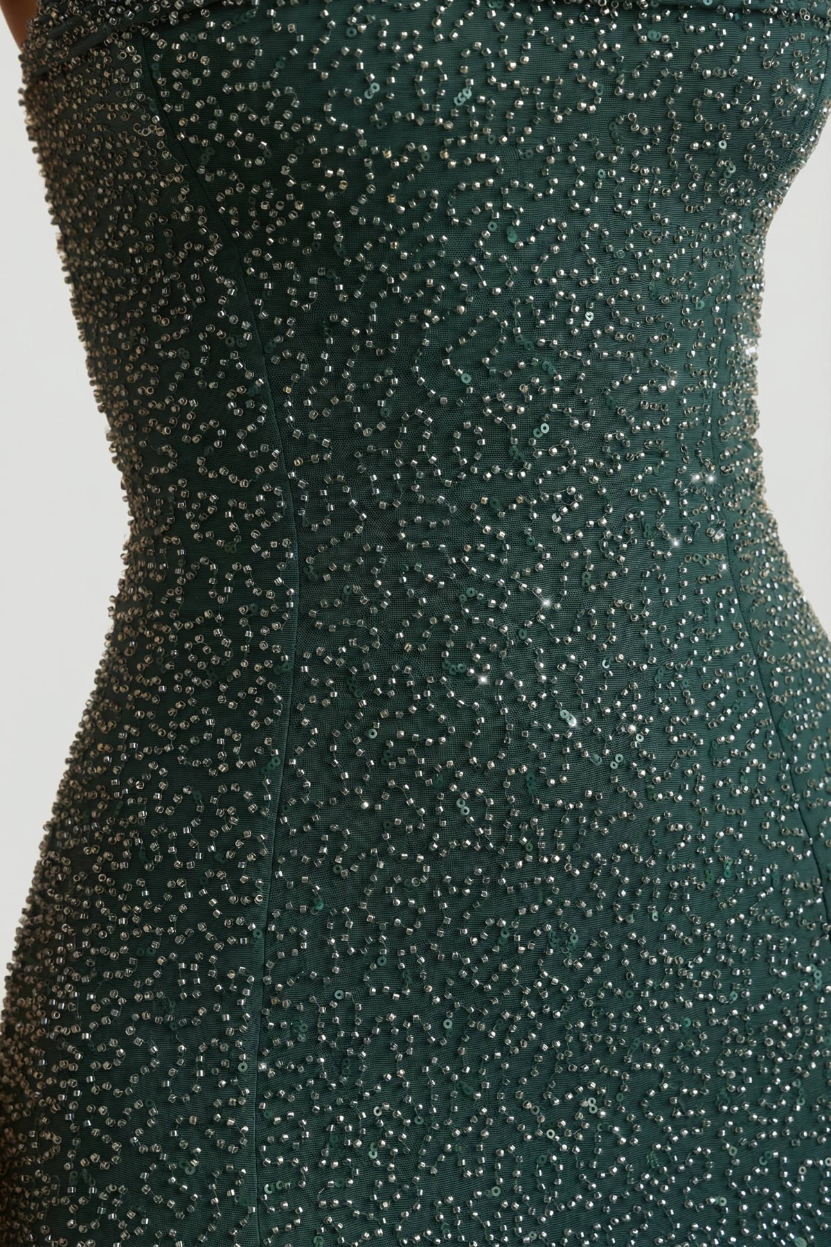 ⁣⁢Maxikleid mit Pailletten, trägerlosem Ausschnitt und Wasserfallausschnitt in Smaragdgrün⁤⁣