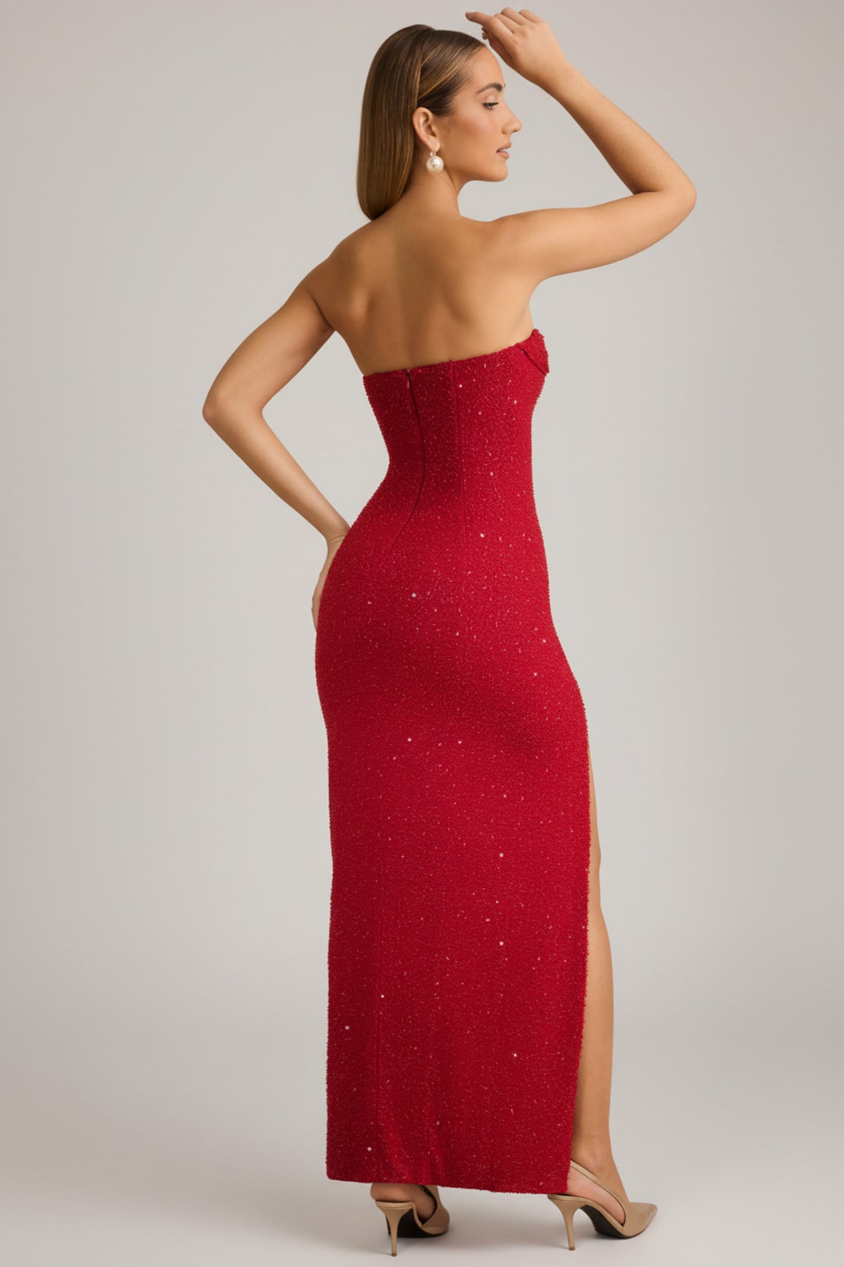 ⁣⁢Verziertes trägerloses Maxikleid mit Wasserfallausschnitt in Rouge⁤⁣