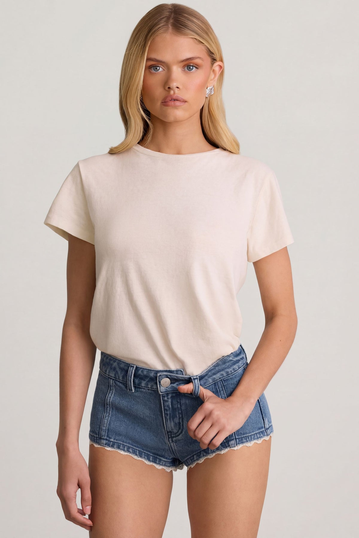 ⁣⁢Hotpants mit niedrigem Bund in Mittelblau⁤⁣