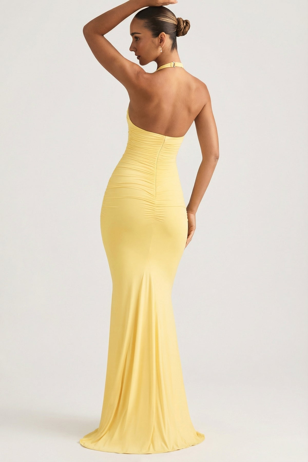⁣⁢Gerüschtes rückenfreies Neckholder-Abendkleid in Pastellgelb⁤⁣ - 2