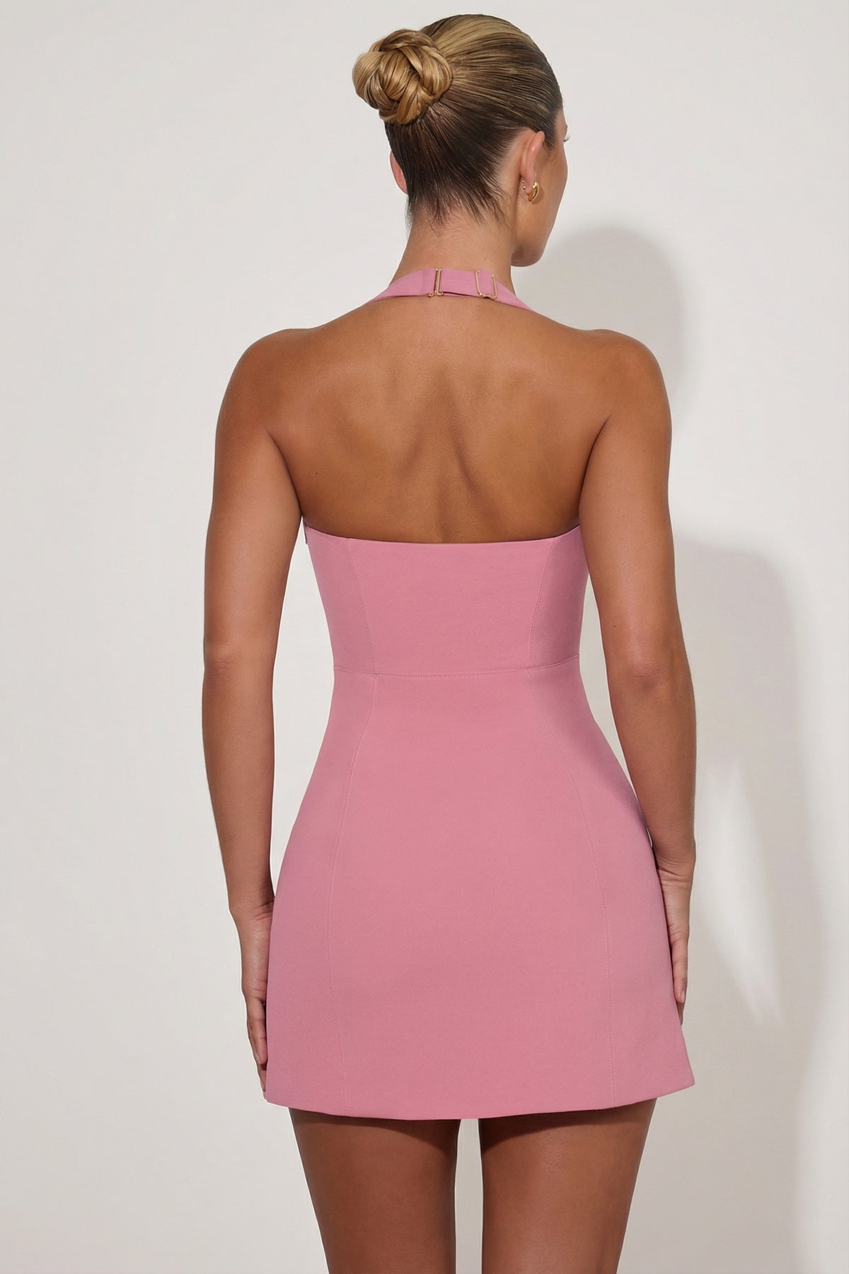 ⁣⁢Neckholder-A-Linien-Minikleid mit Herzdetail in Altrosa⁤⁣