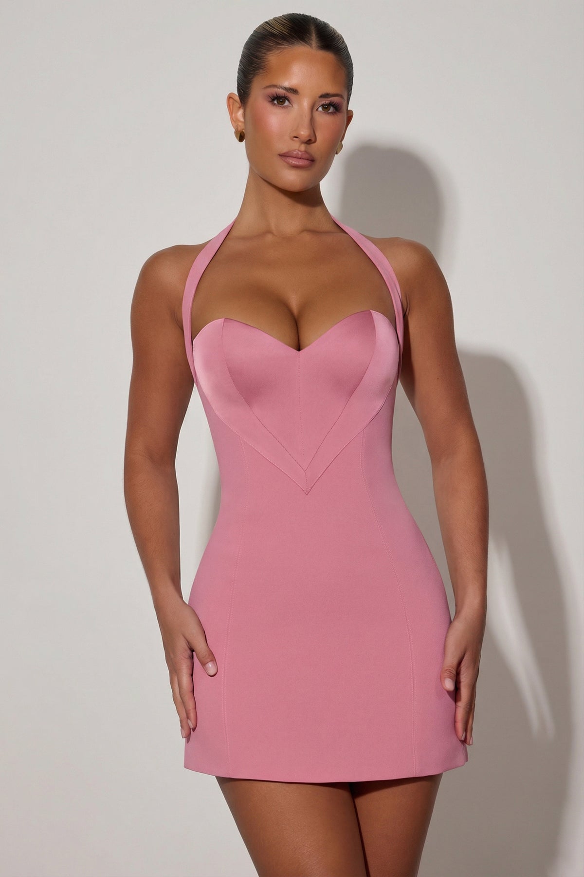 ⁣⁢Neckholder-A-Linien-Minikleid mit Herzdetail in Altrosa⁤⁣