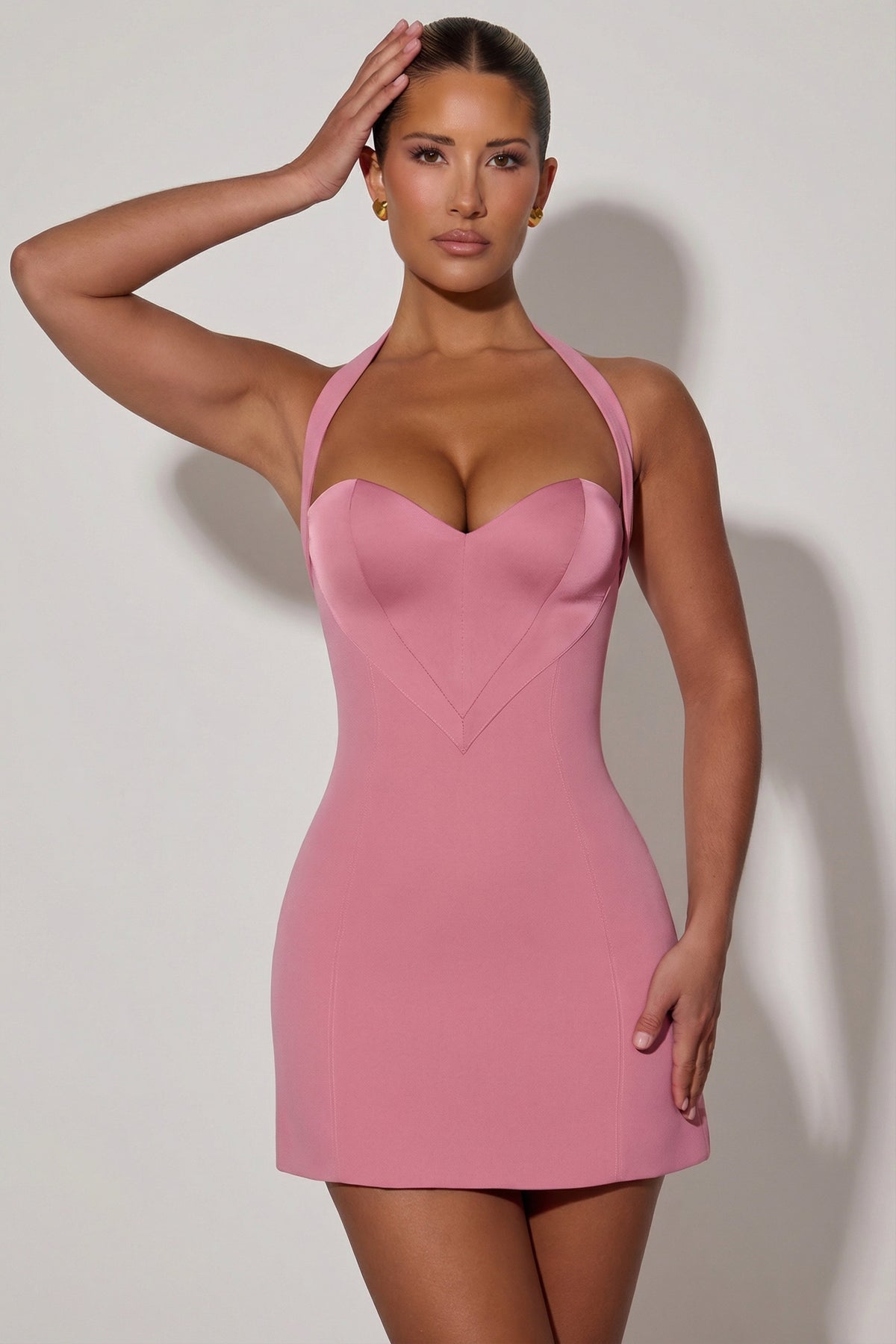 ⁣⁢Neckholder-A-Linien-Minikleid mit Herzdetail in Altrosa⁤⁣
