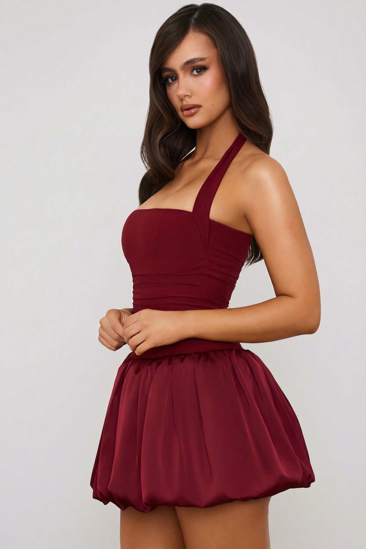 ⁣⁢Neckholder-Korsett-Minikleid mit Ballonsaum und Schnürung in Beerenrot⁤⁣