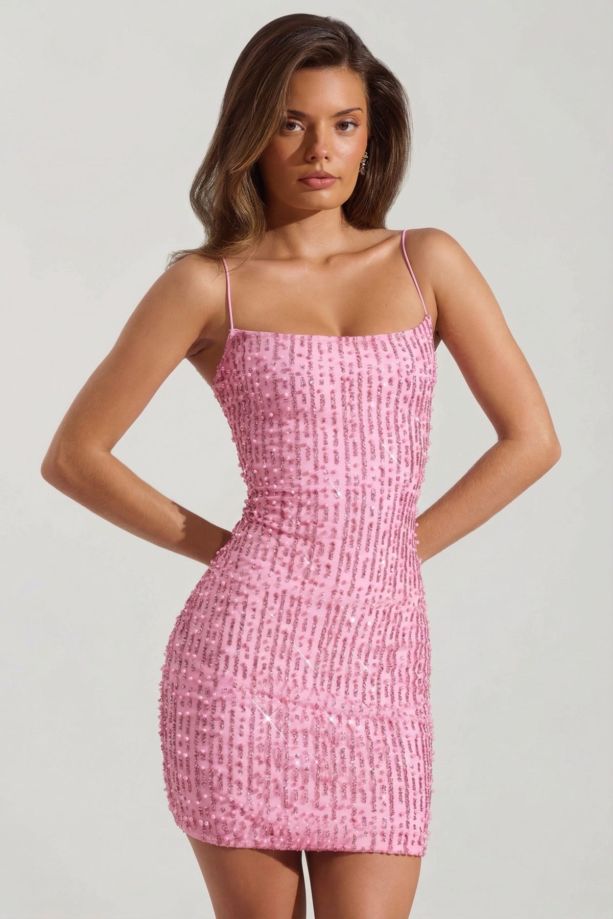 ⁣⁢Verziertes Minikleid mit Bodycon-Passform und U-Boot-Ausschnitt in Pink⁤⁣