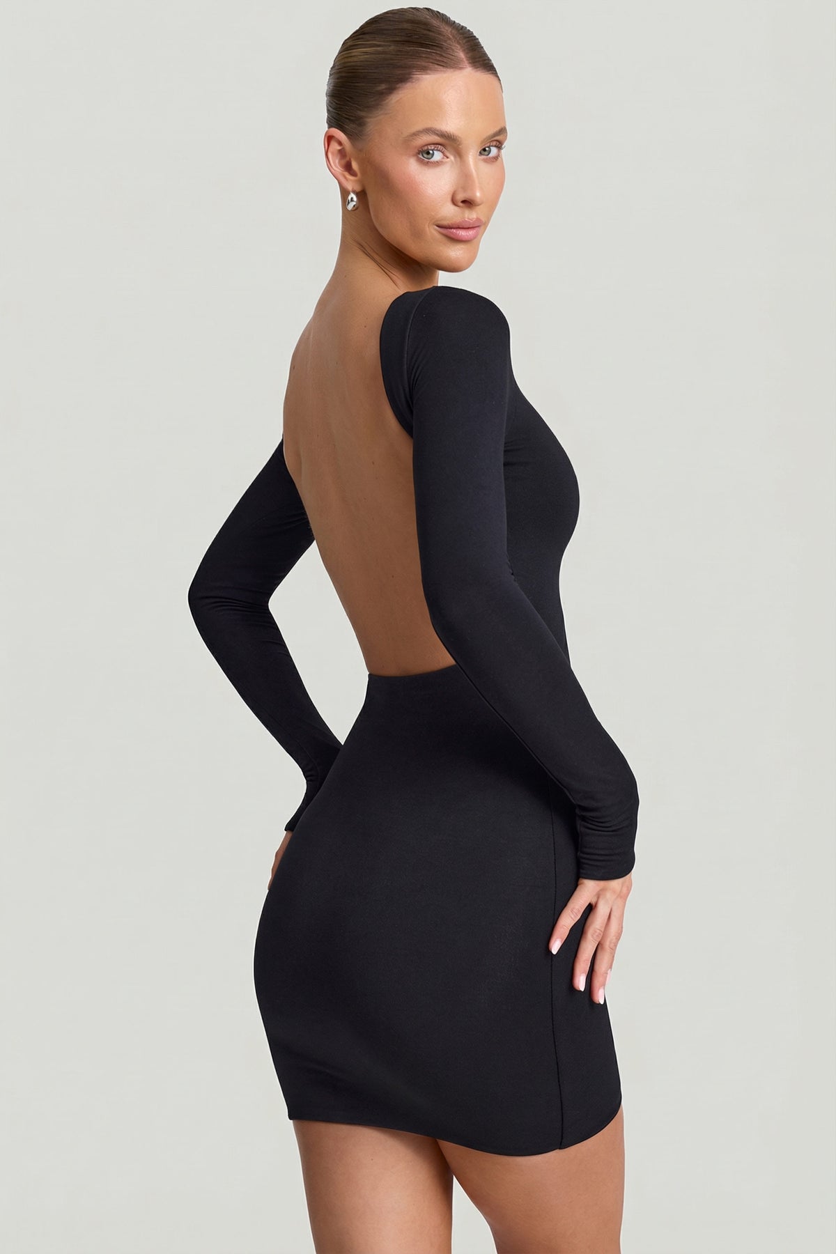 ⁣⁢Rückenfreies Modal-Bodycon-Minikleid in Schwarz⁤⁣