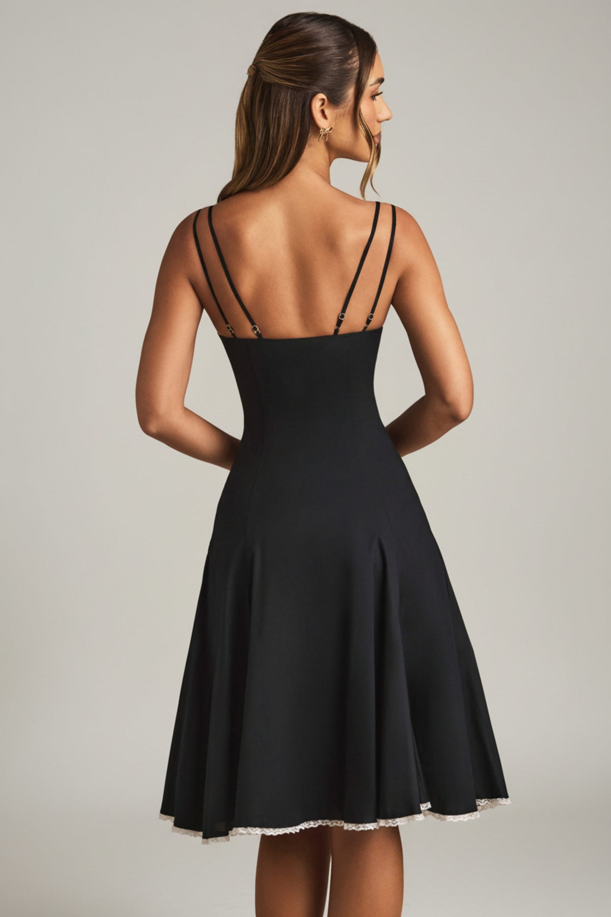 ⁣⁢A-Linien-Midikleid mit Schleifendetail in Schwarz⁤⁣