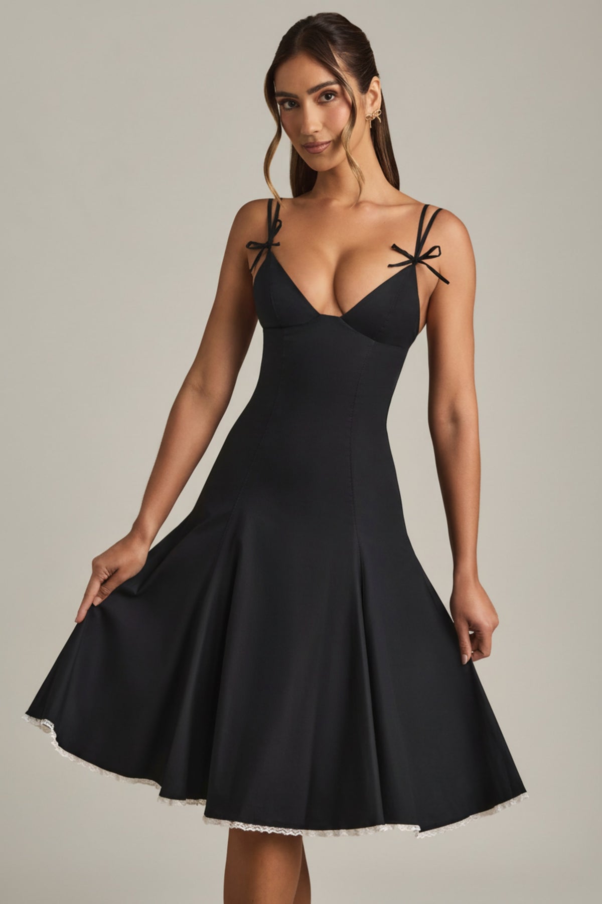 ⁣⁢A-Linien-Midikleid mit Schleifendetail in Schwarz⁤⁣