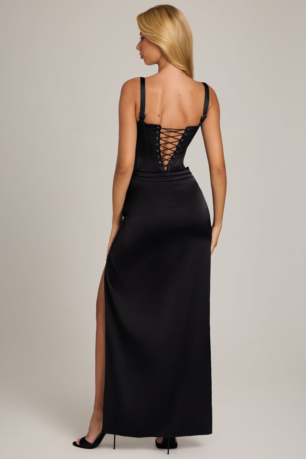 ⁣⁢Satin-Korsett-Maxikleid in Schwarz⁤⁣
