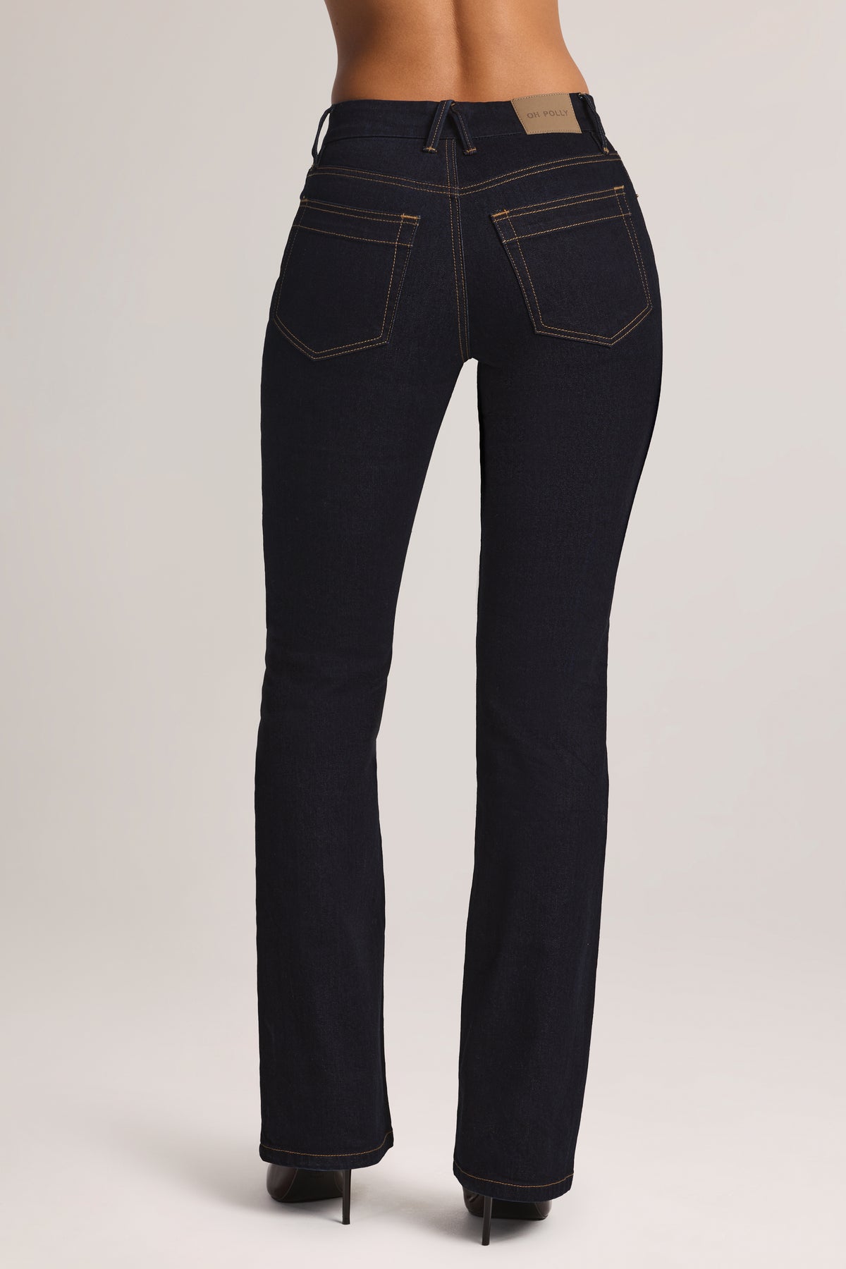 ⁣⁢High-Rise Bootcut Jeans in Dunkler Waschung⁤⁣ - 2