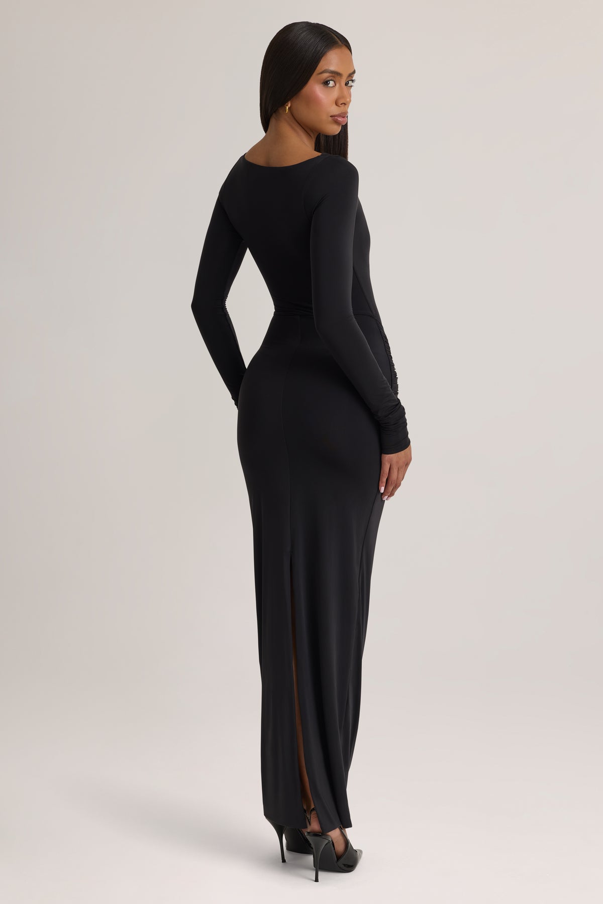 ⁣⁢Maxikleid aus weichem Jersey mit U-Boot-Ausschnitt und Raffung zum Binden in Schwarz⁤⁣