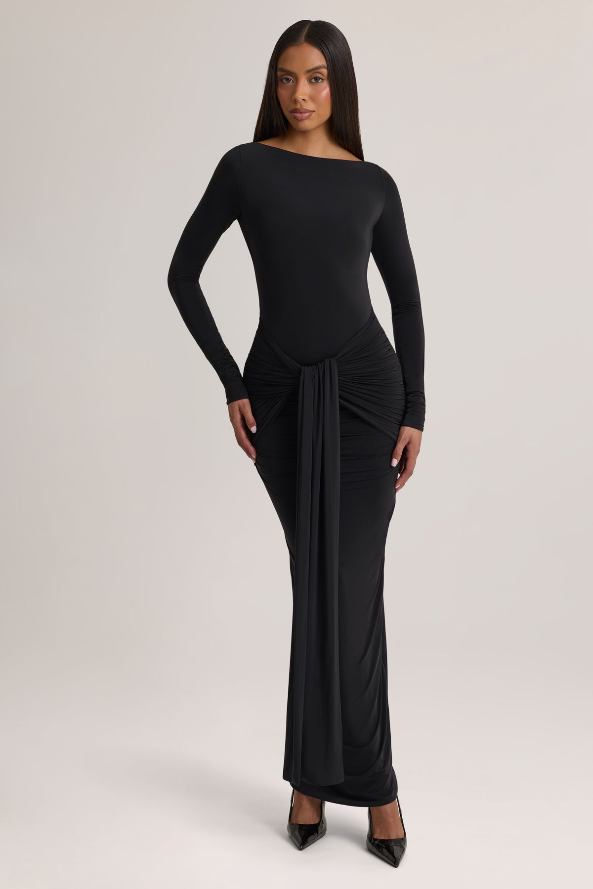 ⁣⁢Maxikleid aus weichem Jersey mit U-Boot-Ausschnitt und Raffung zum Binden in Schwarz⁤⁣