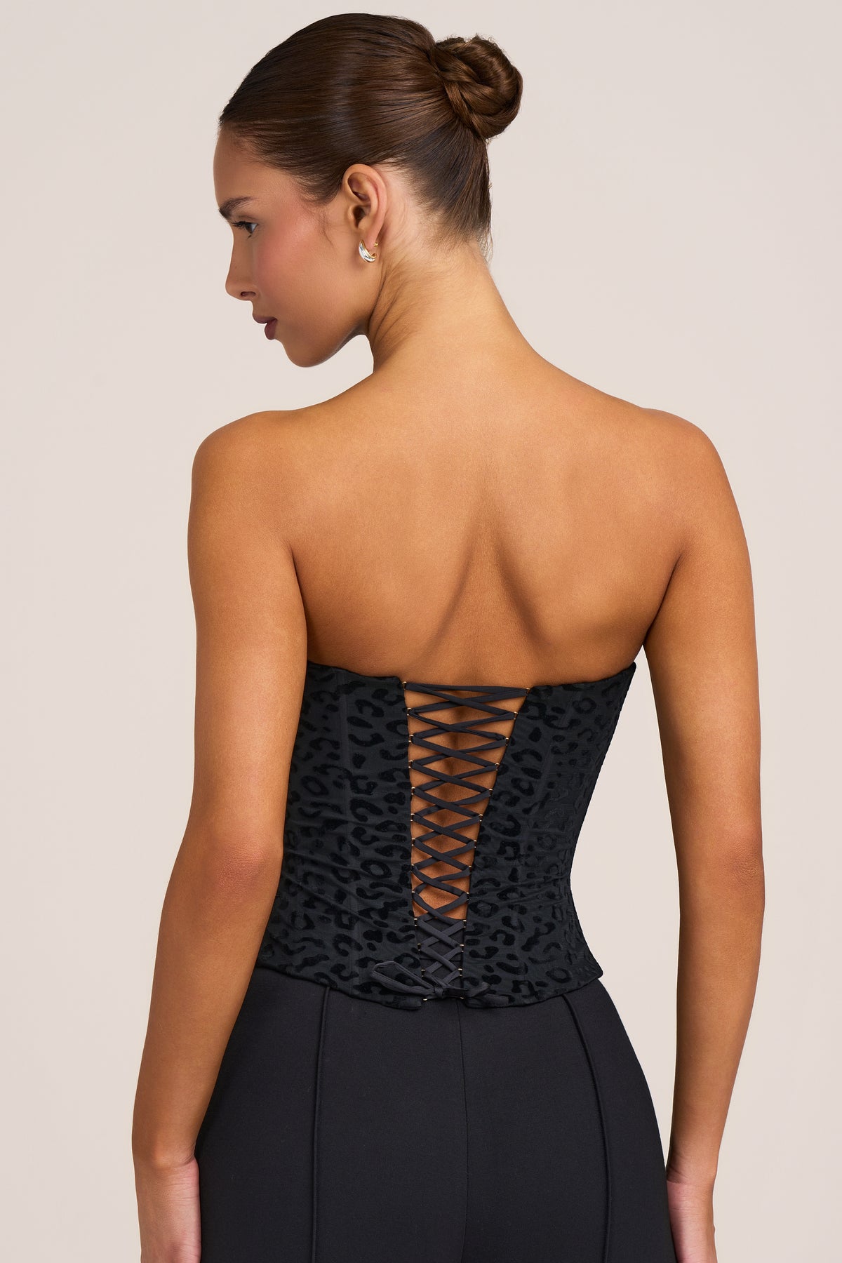 ⁣⁢Corset-Top aus Flock-Leoparden-Mesh in Schwarz⁤⁣ - 2