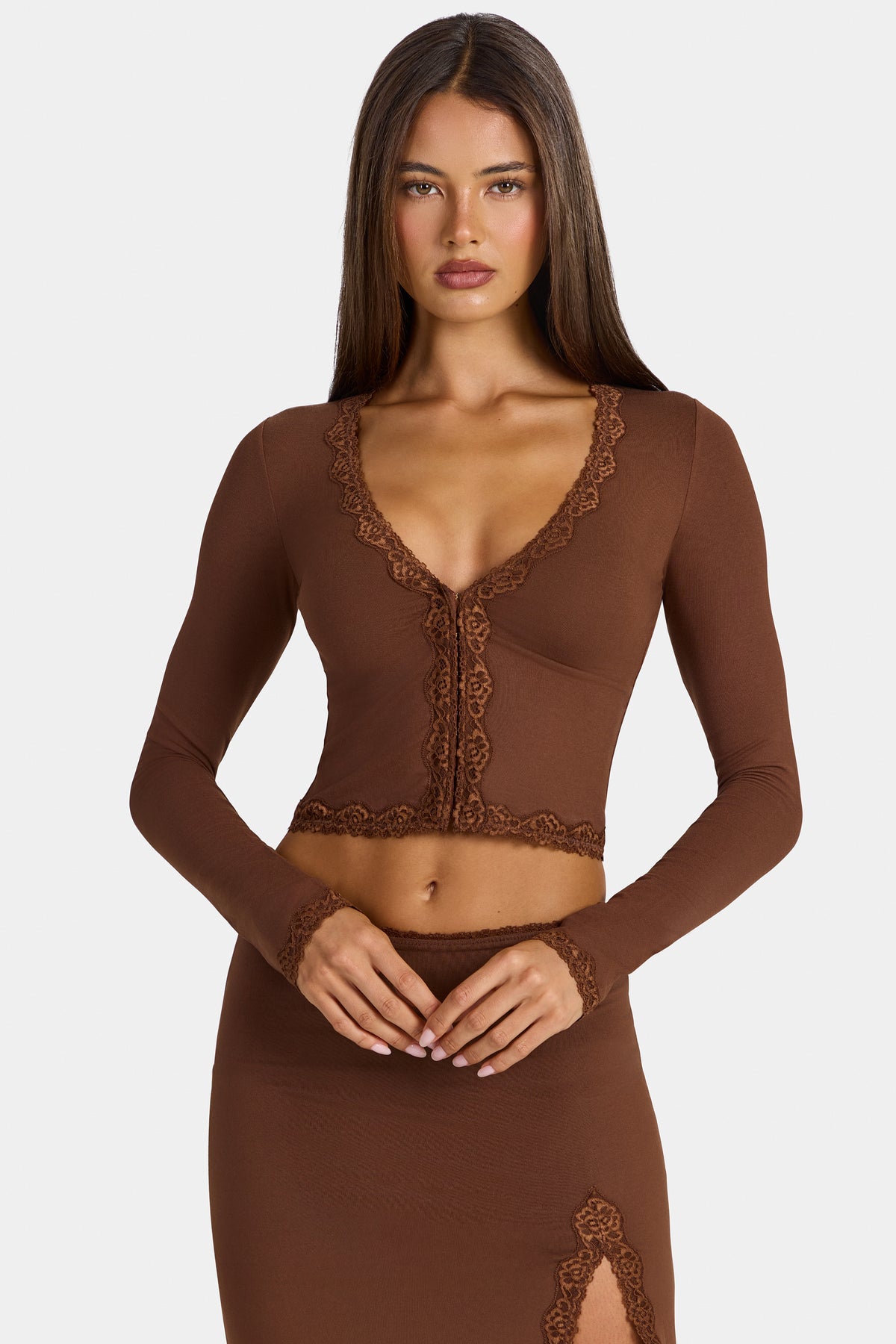 ⁣⁢Modal Cropped-Cardigan mit Spitzenbesatz in Cocoa Brown⁤⁣ - 1