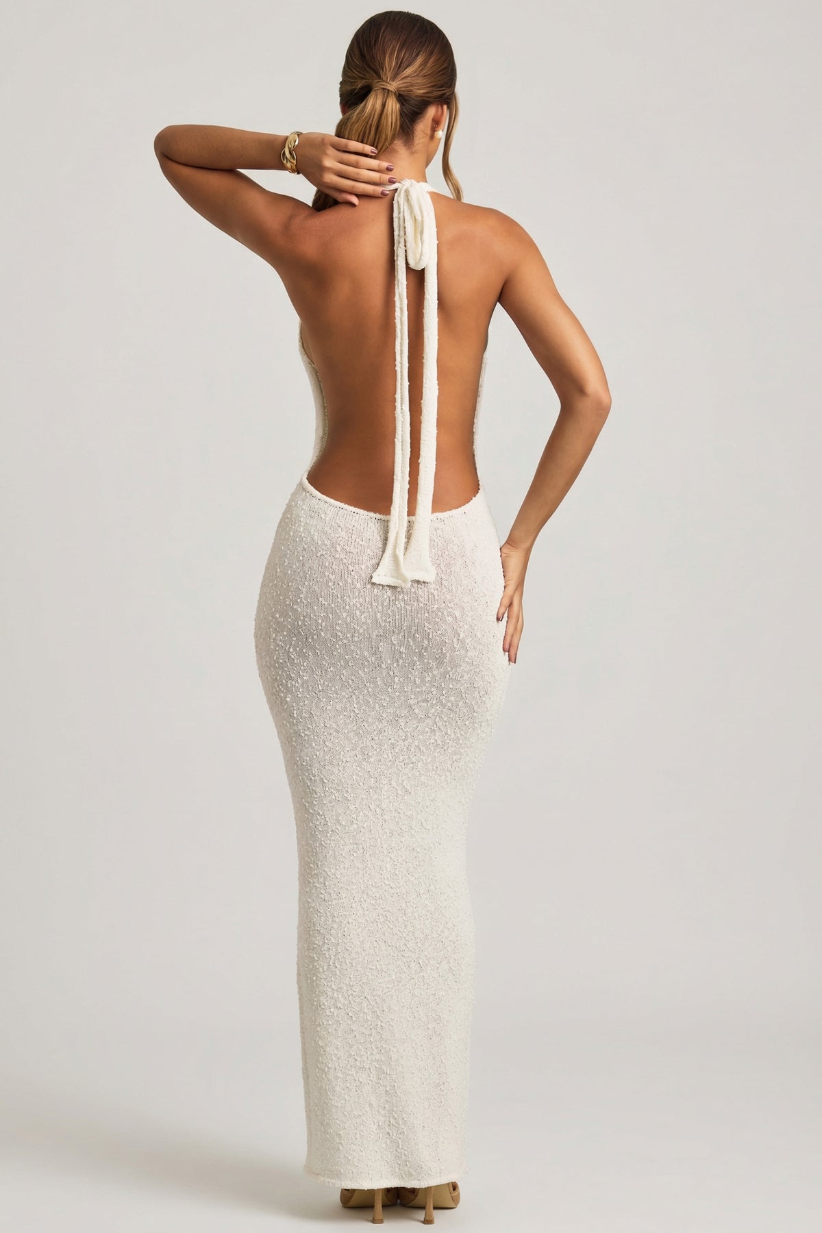 ⁣⁢Bouclé-Neckholder-Maxikleid in Weiß⁤⁣