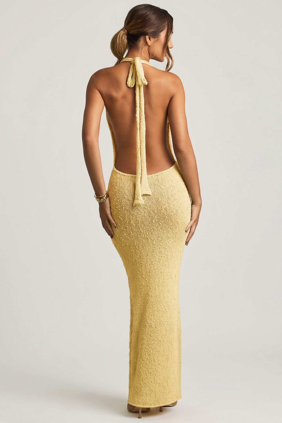 ⁣⁢Bouclé-Neckholder-Maxikleid in Gelb⁤⁣