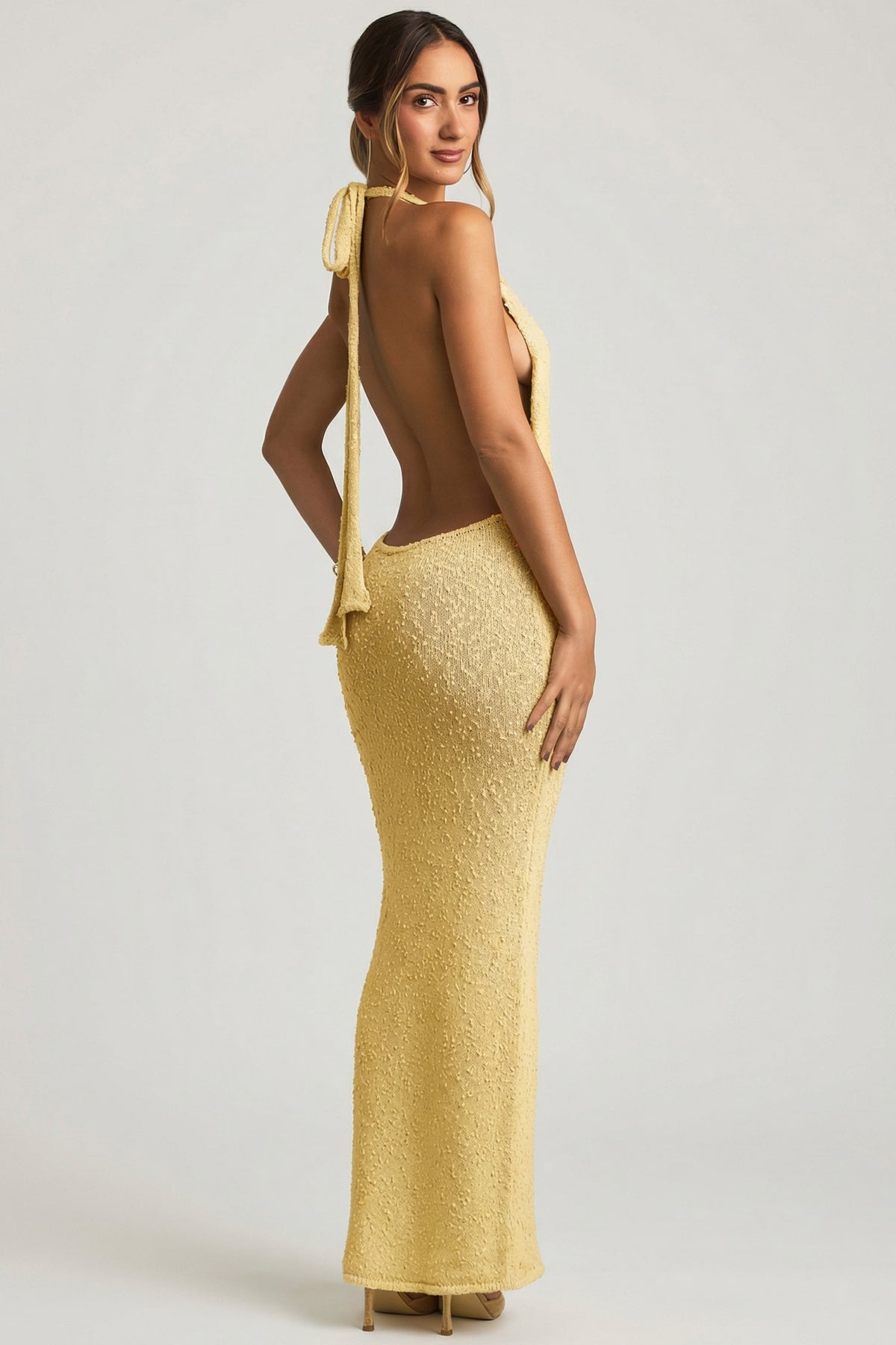 ⁣⁢Bouclé-Neckholder-Maxikleid in Gelb⁤⁣