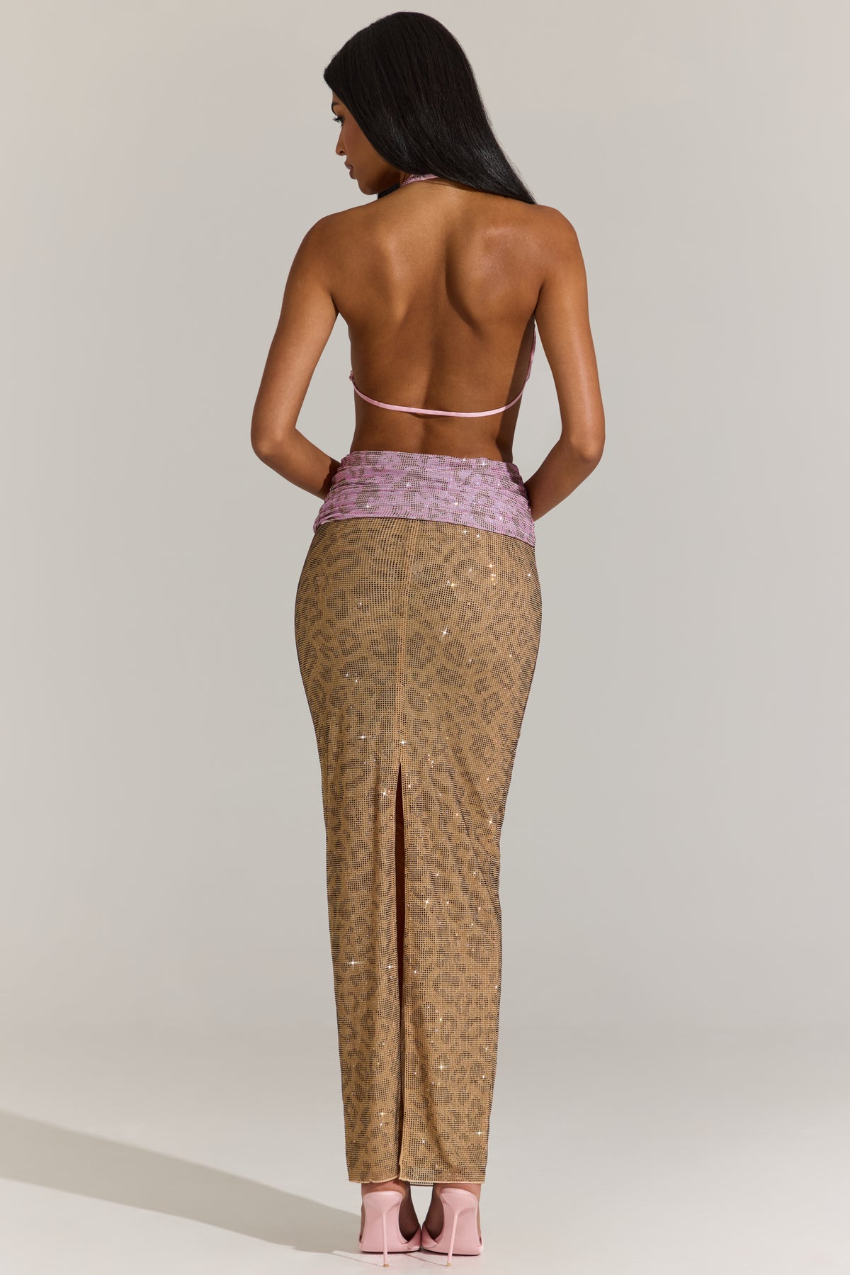 ⁣⁢Verziertes Cut-out-Maxikleid in Pink-Leopard⁤⁣